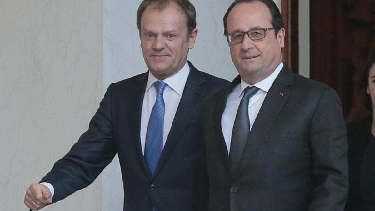 El presidente del Consejo Europeo, Donald Tusk (izquierda), con el presidente francés François Hollande en París.