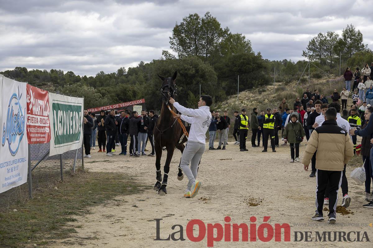 Los Caballistas de Caravaca se miden las fuerzas en la convivencia de la Peña Artesano
