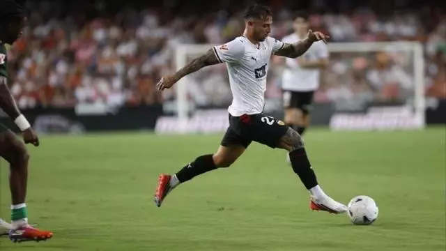 Vídeo resumen y mejores imágenes del Valencia CF - Real Betis de la Liga EA Sports