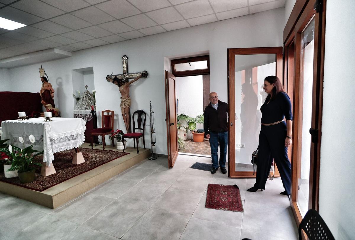 La iglesia de San Juan Bautista está en un antiguo local comercial