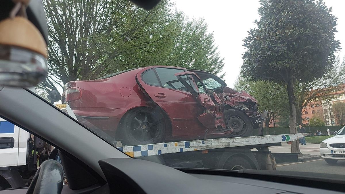 Estado en el que quedó el coche del kamikaze.