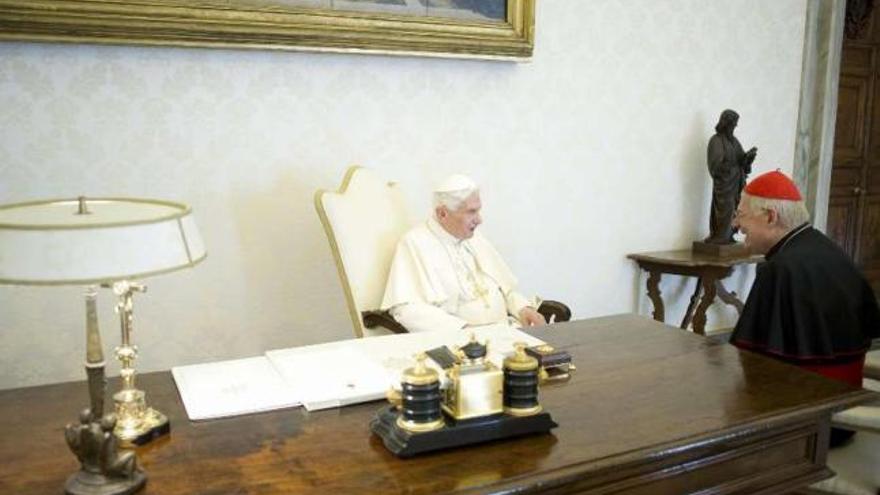 Ratzinger reconoce que renunciar  resultó &quot;muy difícil&quot;, pero necesario