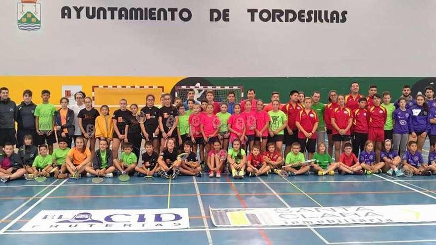 Foto de familia de los participantes en el Torneo.