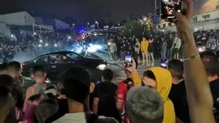 Participantes de una concentración 'tuning' en Parets atacan un coche de la policía local