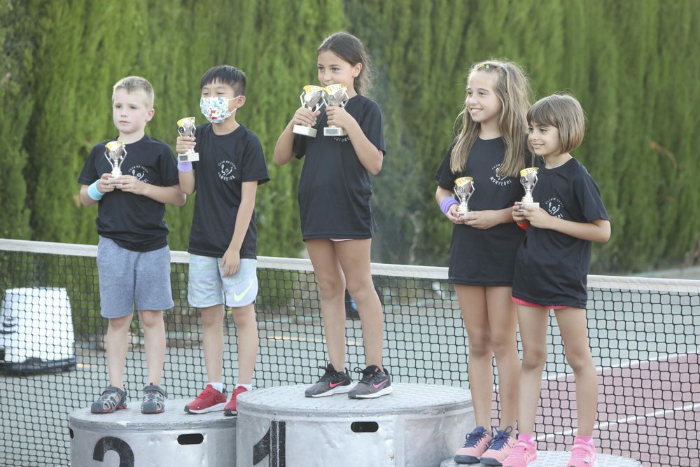 Entrega de trofeos en el fin de temporada del CT Morvedre.