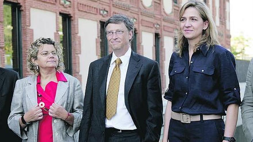 Melinda y Bill Gates y la Infanta Cristina, ayer, en Barcelona.