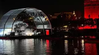 Rosalía conquista el Guadalquivir desde un escenario flotante en la gran noche de Netflix en Sevilla
