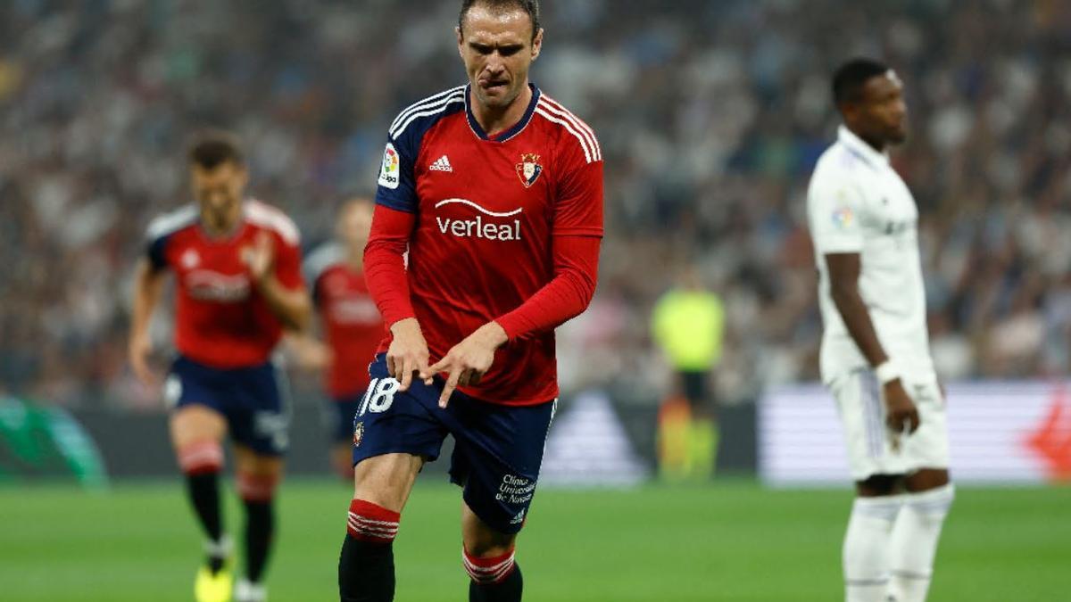 Kike García celebra su gol en el Bernabéu