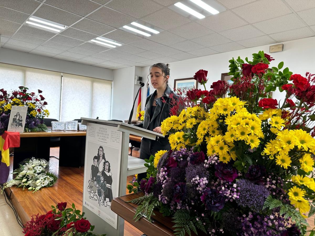En imágenes: entrega solemne de los restos de las personas enterradas en una fosa común en La Caridad