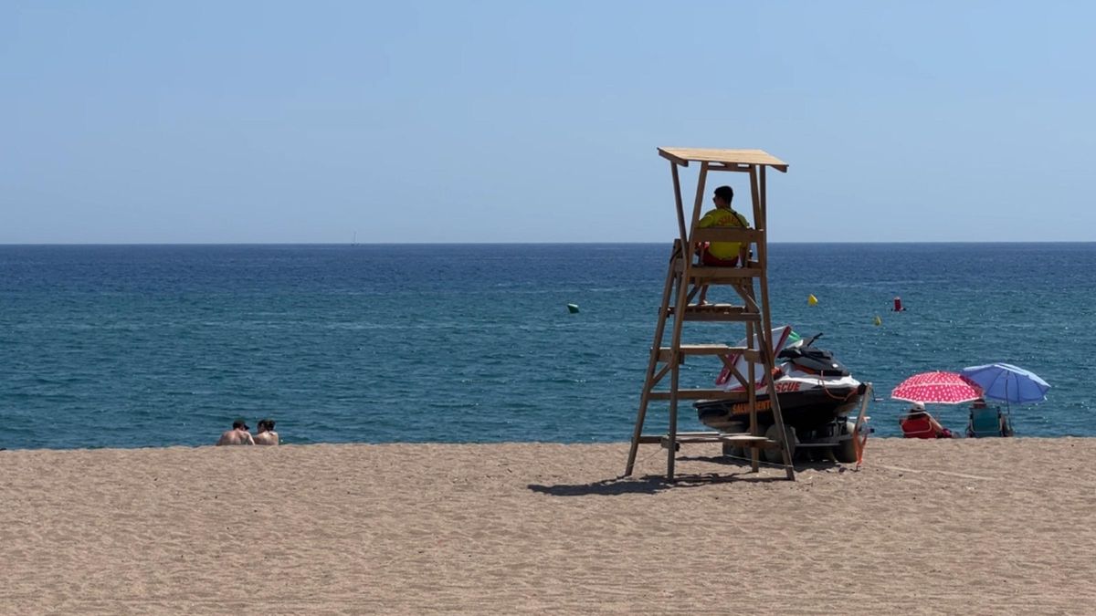 La torre de vigilància aquàtica de la platja de Pals