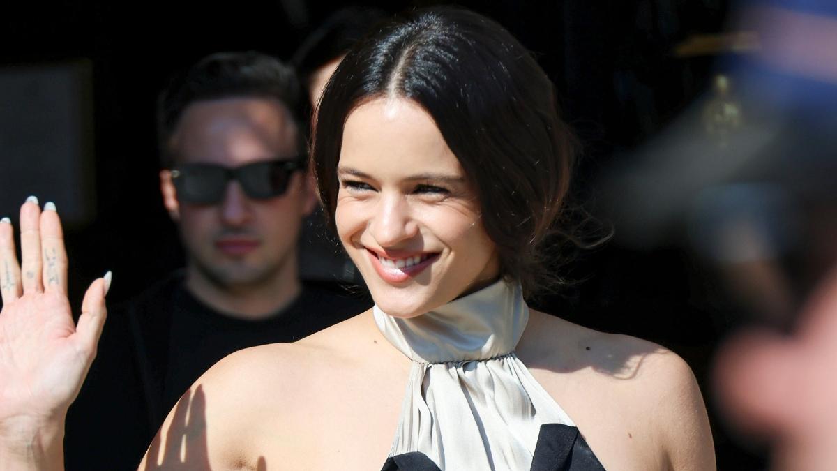 Rosalía repite prendas de ropa, pero con diferente look