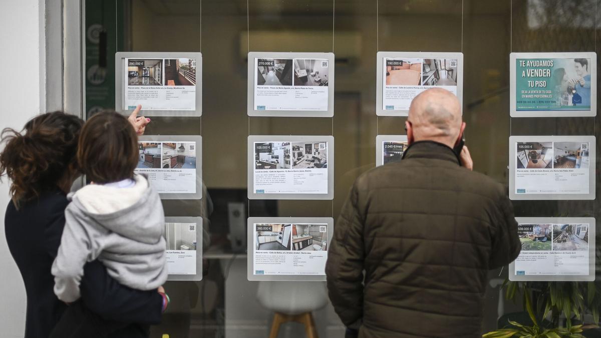 Ofertas en una inmobiliaria en Zaragoza.
