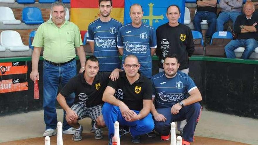 Equipos de Prau La Hueria y Rozaes antes de la final.