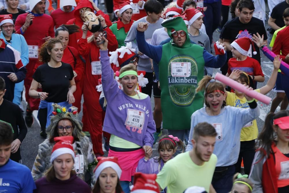 Miles de participantes celebraron el fin de año por el centro de Vigo