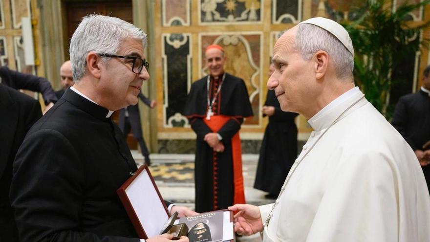 El Papa recibe un libro y una película sobre Chandavila (La Codosera)
