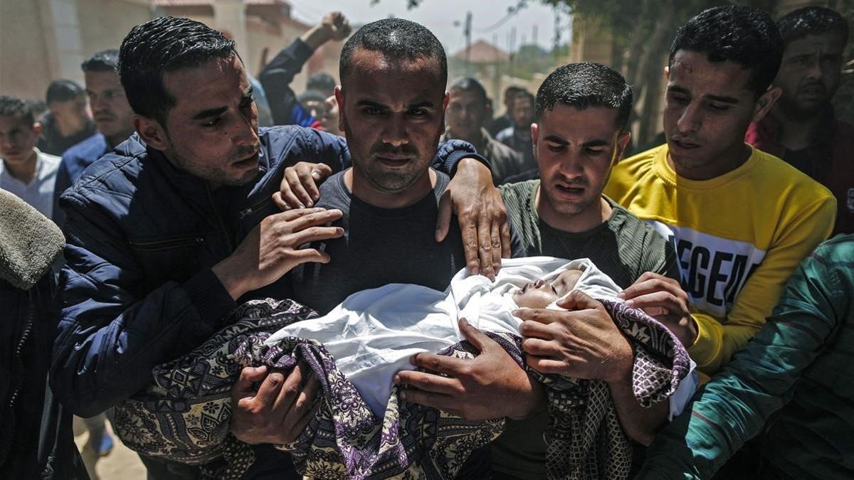 Funeral por el bebé muerto en Gaza.