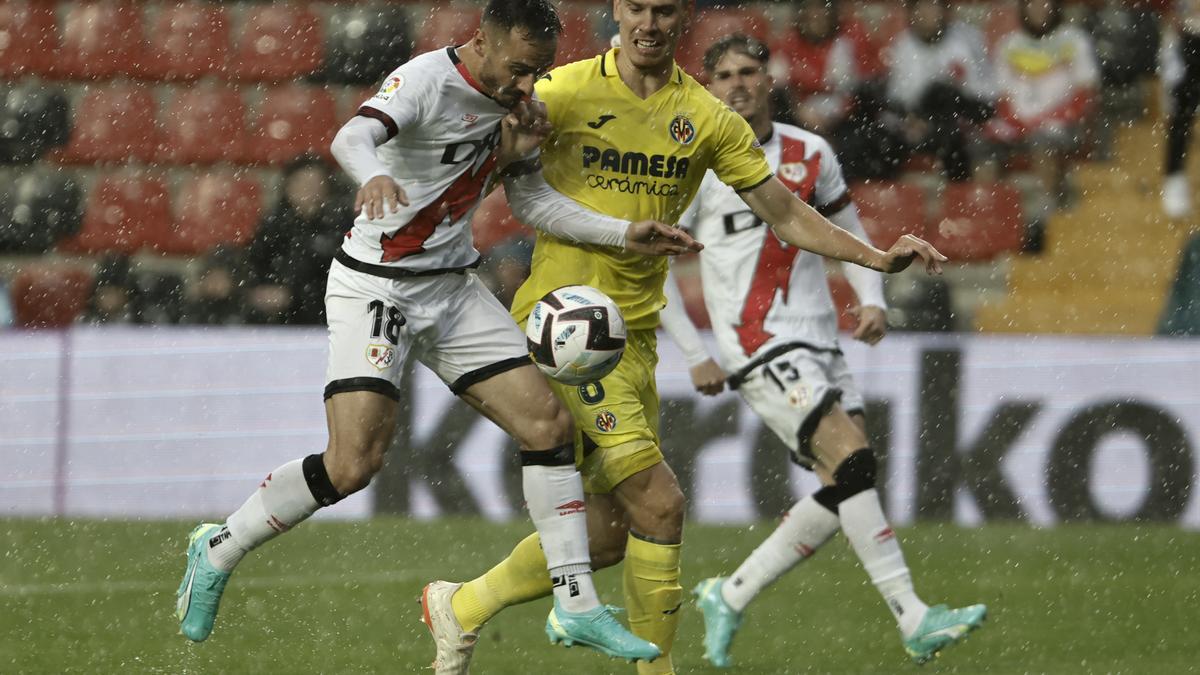 Resumen, goles y highlights del Rayo 2 - 1 Villarreal de la jornada 37 de LaLiga Santander