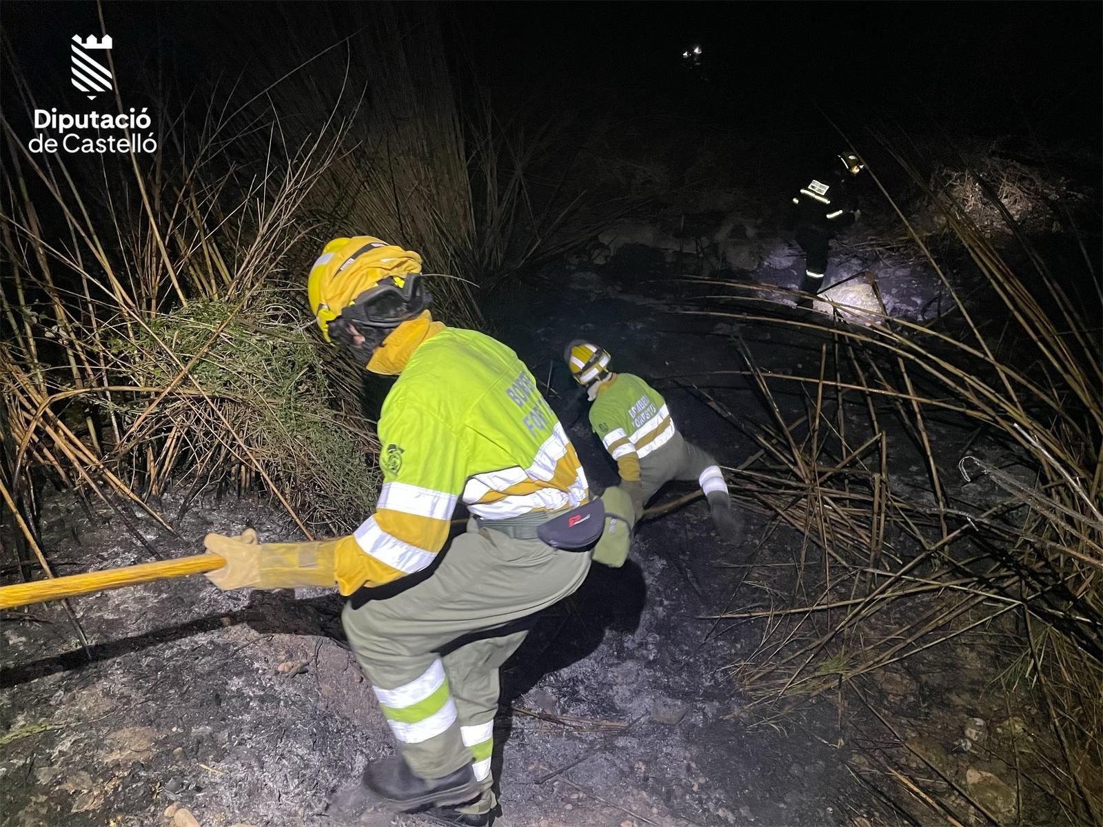 Incendio de vegetación en el riu Millars