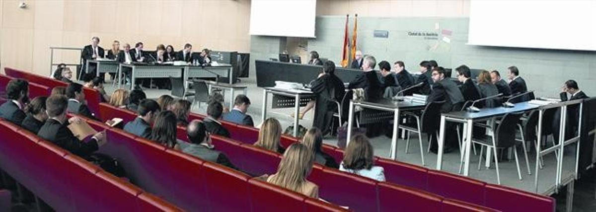 Vista general del judicique va començar ahir a la Ciutat de la Justícia de BCN. Vista general del judicique va començar ahir a la Ciutat de la Justícia de BCN.