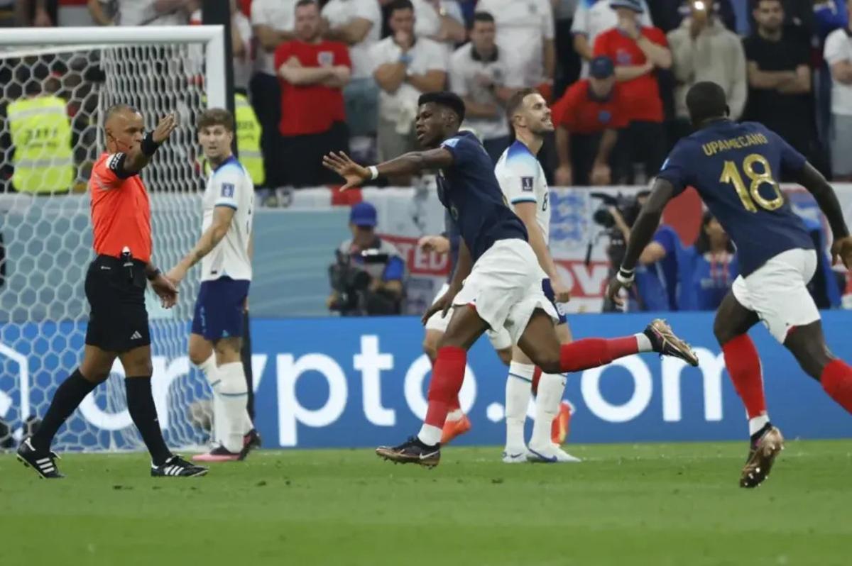 Aurelien Tchouameni celebra su gol en el partido de los cuartos de final del Mundial de Fútbol Qatar 2022