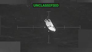 Imágenes de la operación de ataque Southern Spear contra tres supuestas narcolanchas.