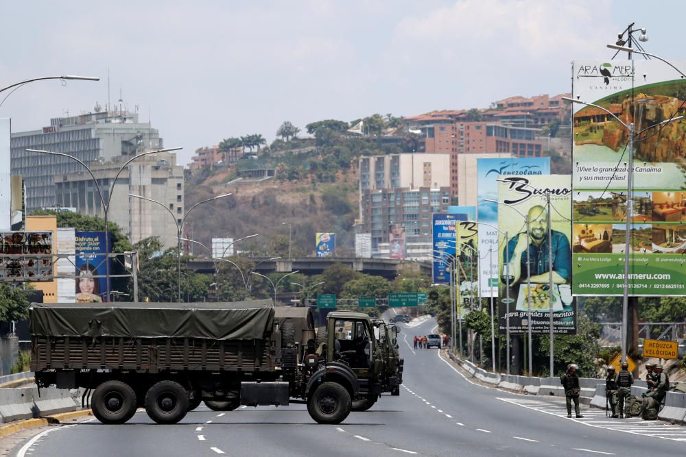 El alzamiento militar en Venezuela.