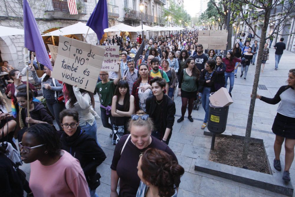 Centenars de gironins rebutgen la sentència de "La Manada"