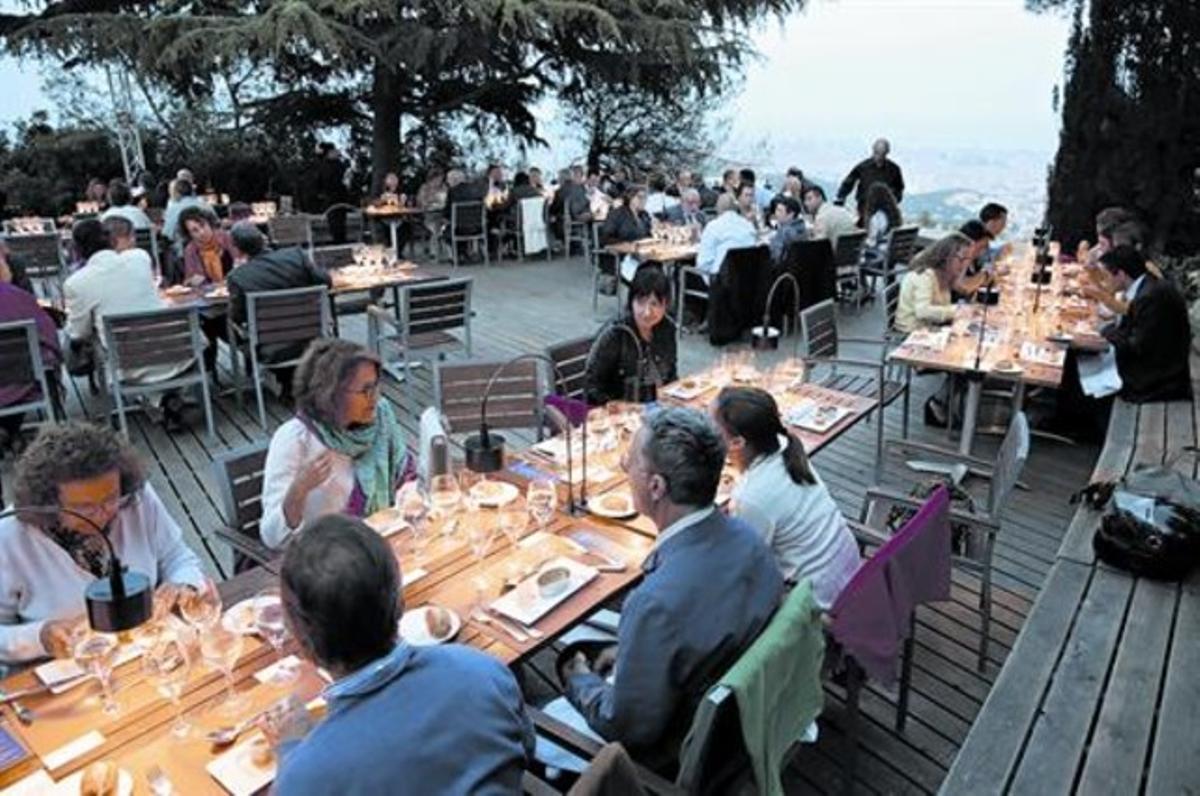 Primer sopar de la temporada a l’Observatori Fabra, ahir a la nit. Primer sopar de la temporada a l’Observatori Fabra, ahir a la nit.