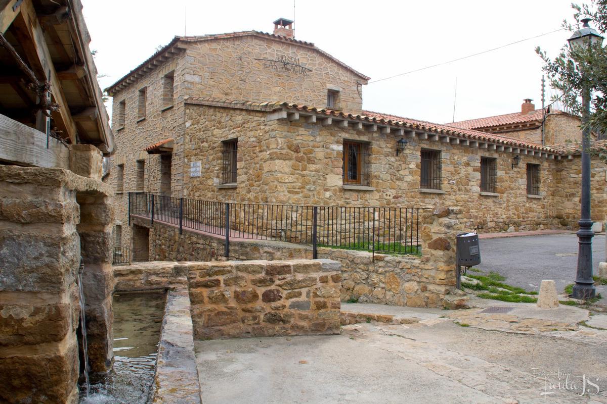 El hostal Las Acacias,  en Cortes de Arenoso, en una imagen de archivo.