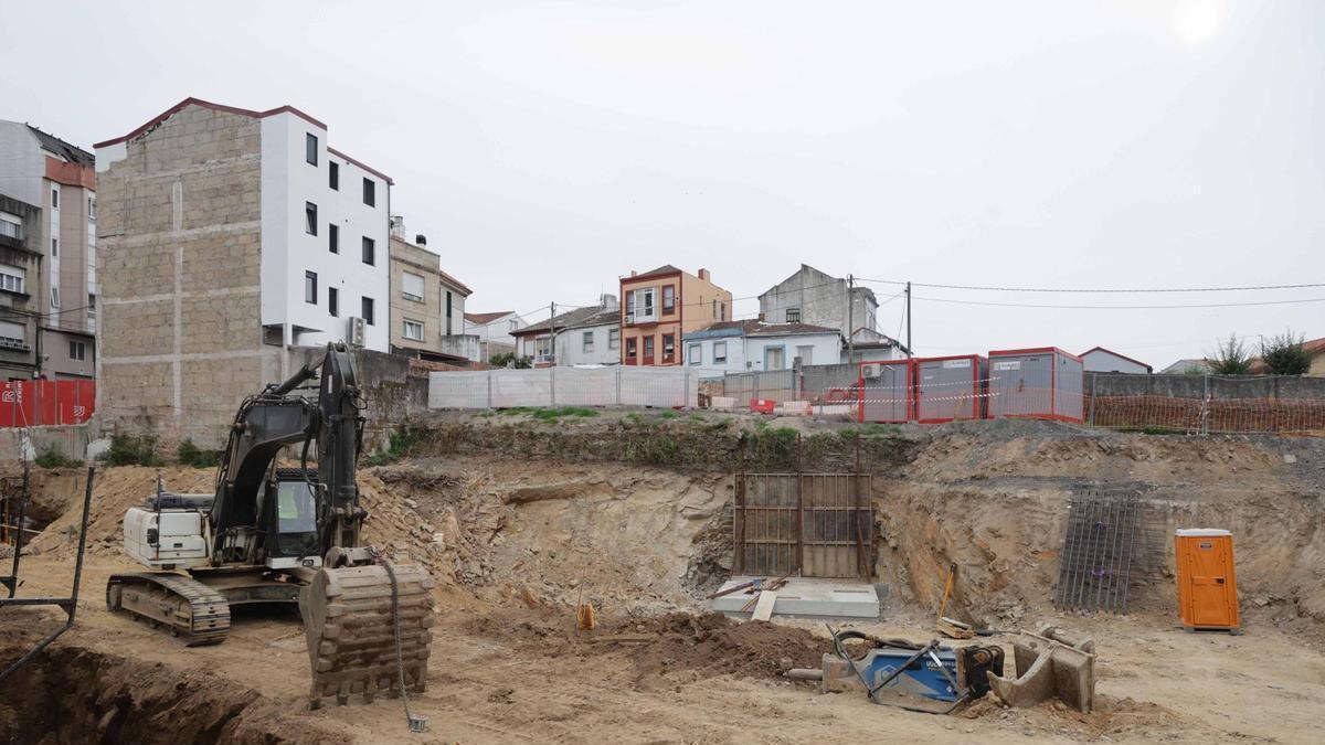 Obras para la construcción de vivienda en la calle Aragón, en Vigo.