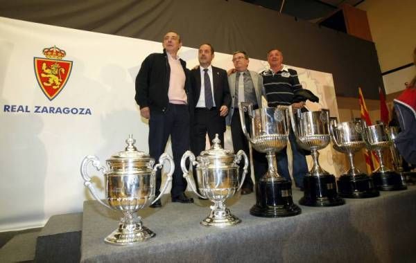 Entrega de las insignias de oro a los abonados veteranos del Real Zaragoza