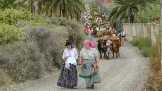 'Somos costeros', bocadillos de chorizo y tradición en la romería de San Lorenzo
