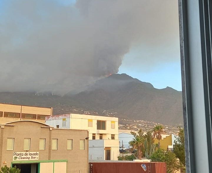Polígono de Güímar: así se ve el incendio de Arafo - Candelaria desde distintos puntos de la isla