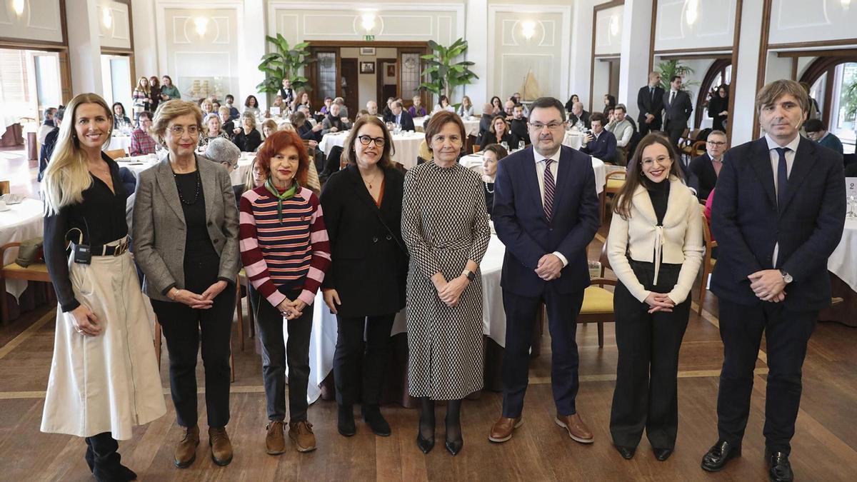 Conferencia 30 aniversario LNE Gijón en el Club de Regatas Transformación cultural de Gijón. Una ciudad de museos.