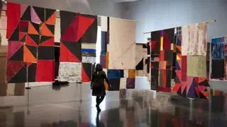 El Macba reivindica el arte de tejer en una retrospectiva de Teresa Lanceta