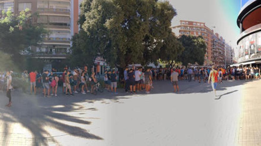 Levante - Valencia: Colas en Mestalla para ir a ver el derbi