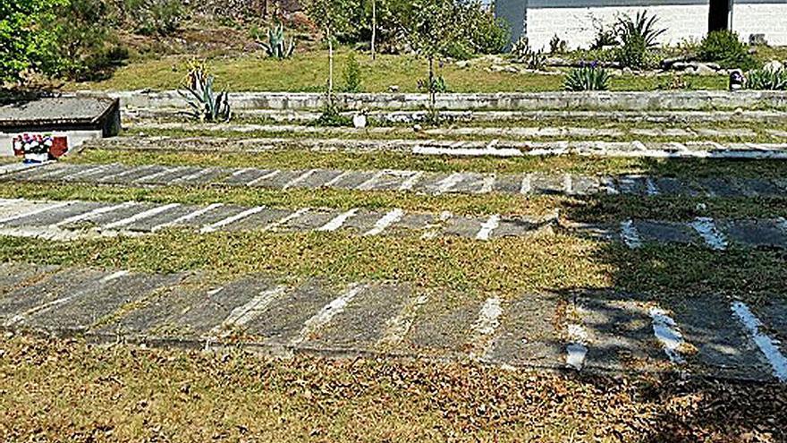 Cementerio de mascotas en Pereiro de Aguiar.   | // IÑAKI OSORIO