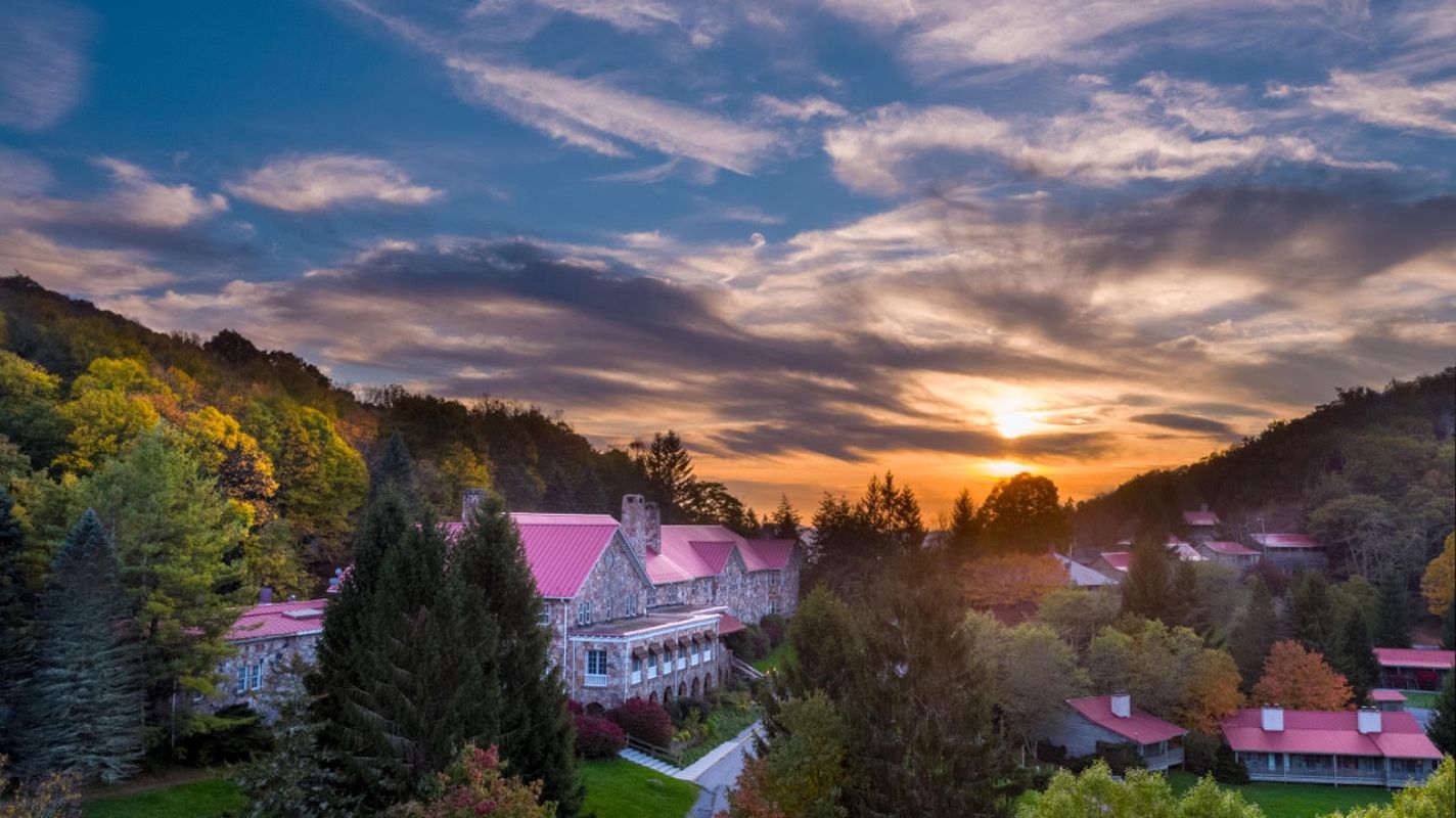 El entorno del Mountain Lake Lodge parece sacado de un cuento.