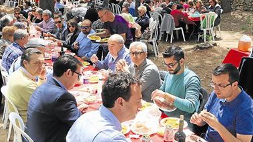 Unos 750 jubilados alcorinos honran a san isidro