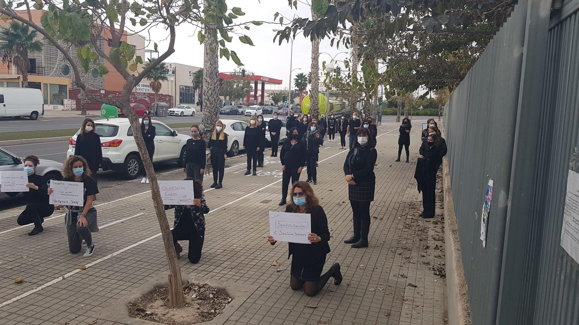 Protesta de los trabajadores de los centros sociales