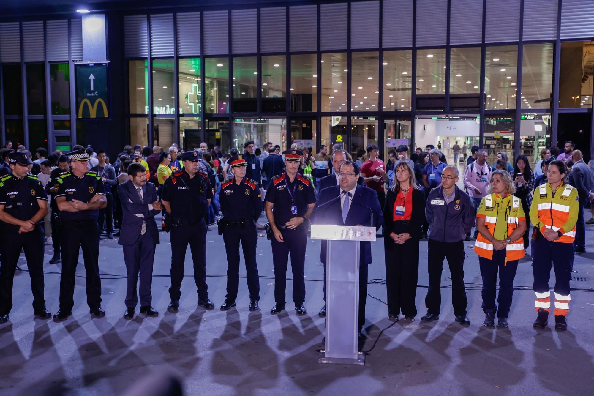 EN FOTOS | Un gran simulacre a Sants posa a prova la resposta a un atemptat terrorista