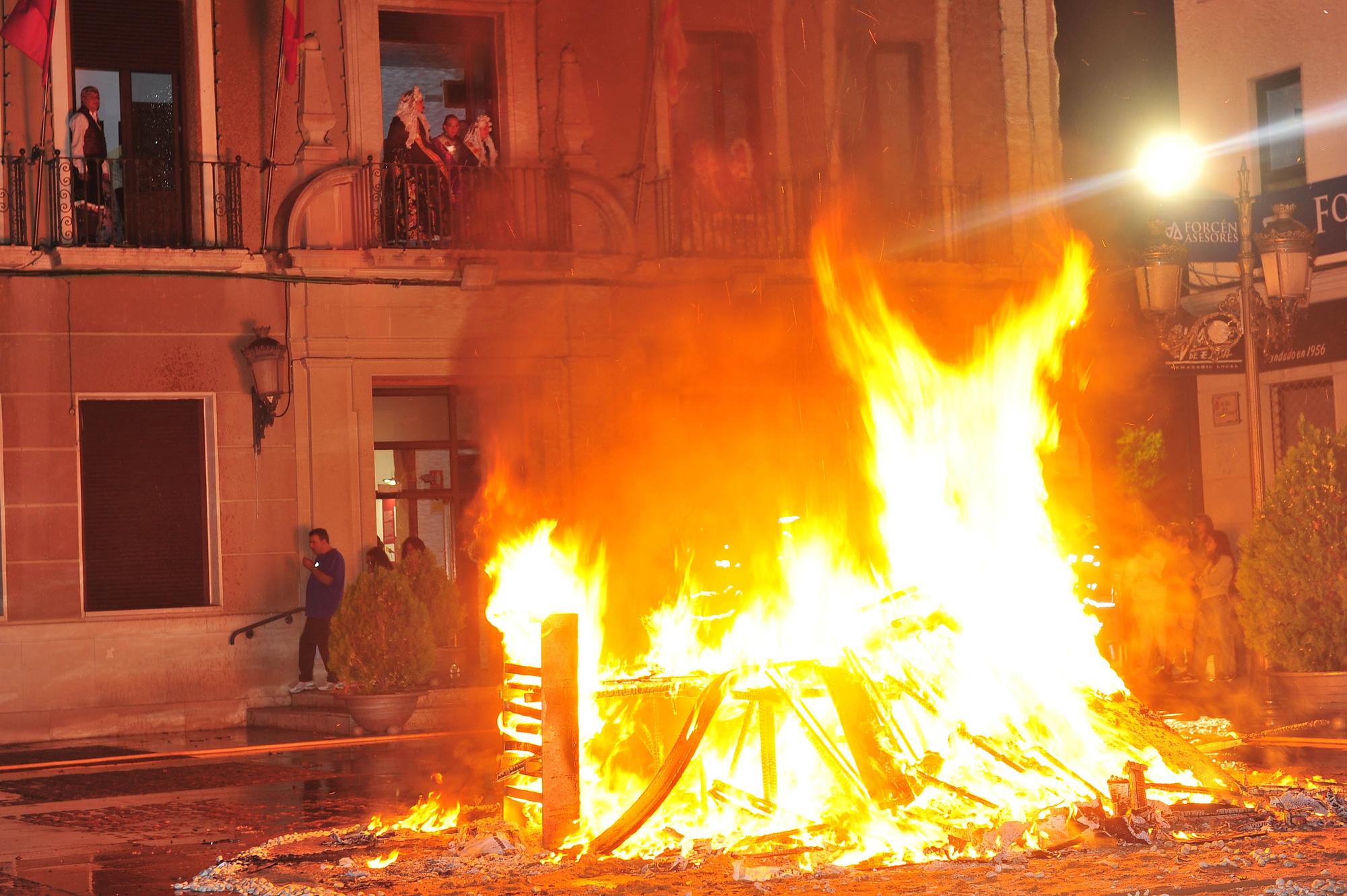 Cremà de la Falla Oficial.