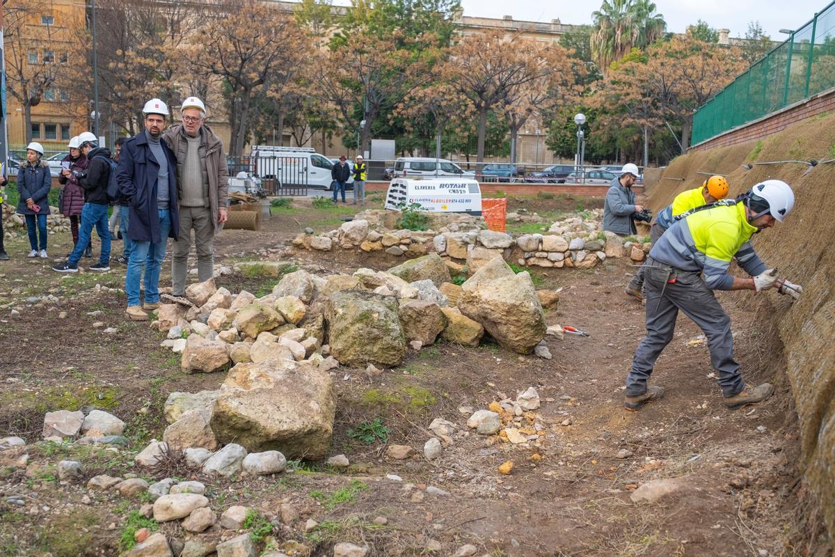 Visita de obras en la intervención del yacimiento romano del Camí de la Fonteta de Tarragona.