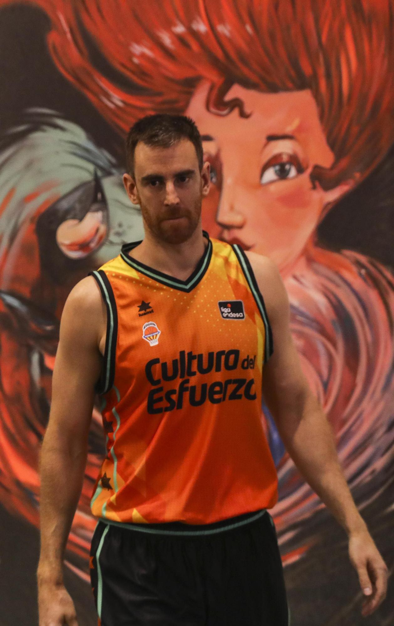 Descubre la nueva equipación del Valencia Basket