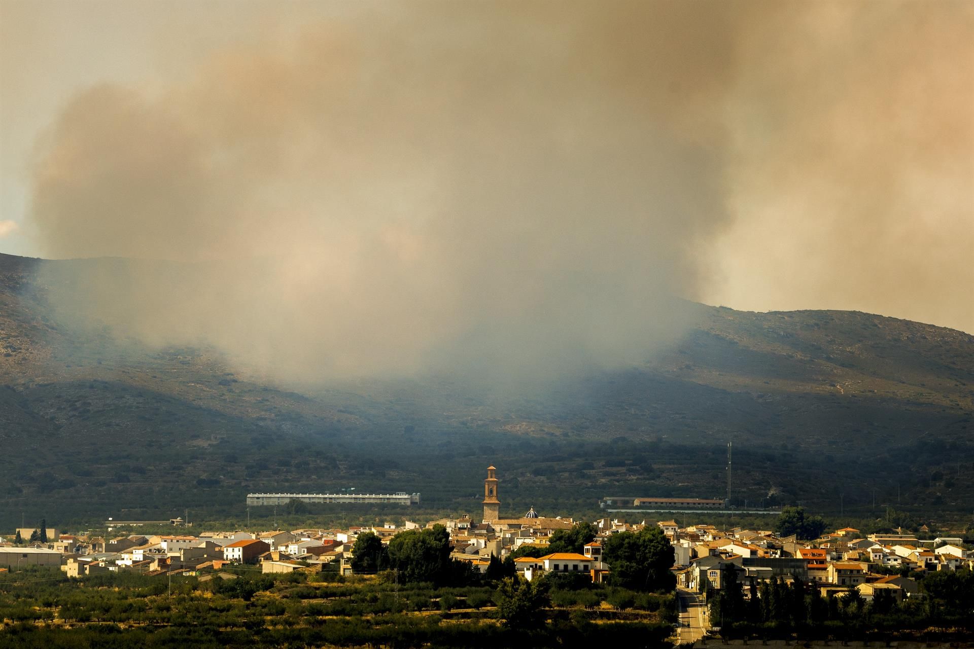 Las imágenes más impactantes del incendio en Bejís