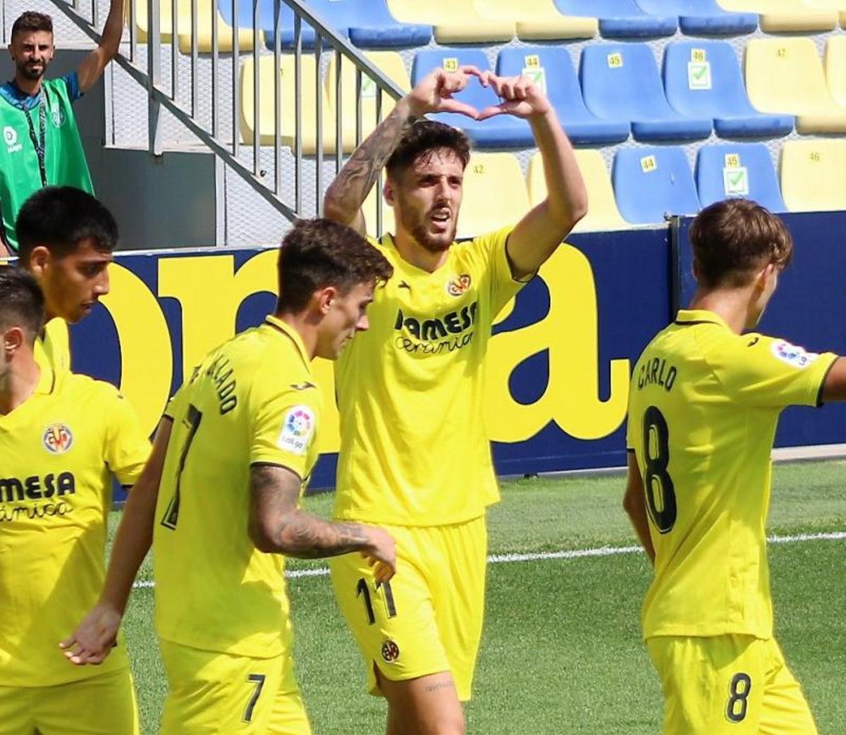 Fer Niño, tras marcar un gol durante su etapa en el filial del Villarreal