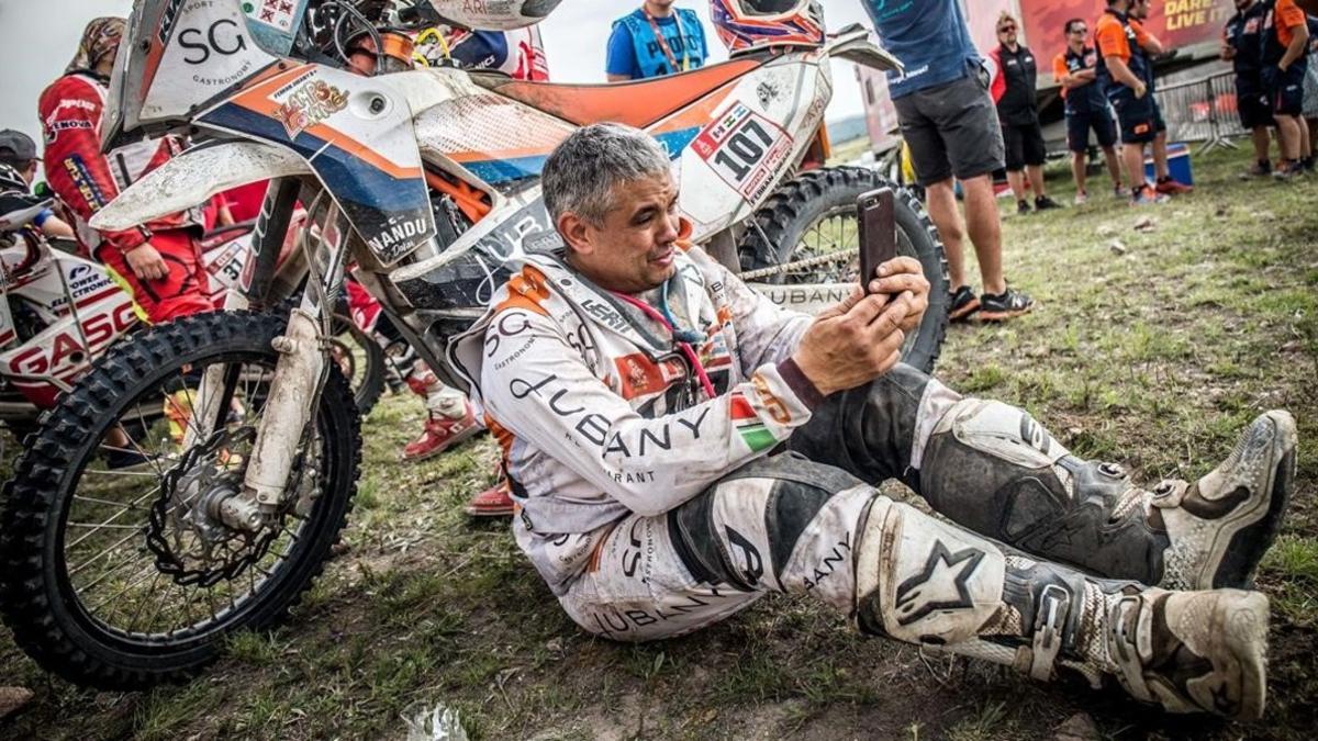 El cocinero Nandu Jubany, tras una de las durísimas etapas del Dakar-2018.