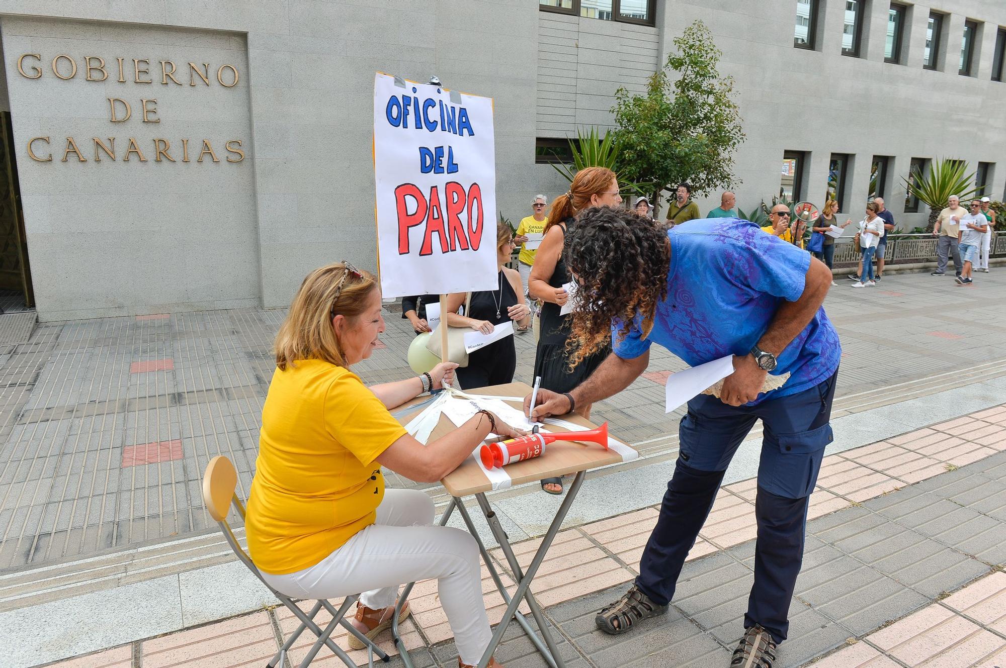 Concentración del comité de huelga de la administración general de la CCAA