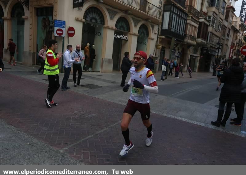 Atletas en el IX Marató BP de Castellón