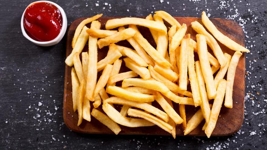 Cómo hacer patatas fritas sin aceite.